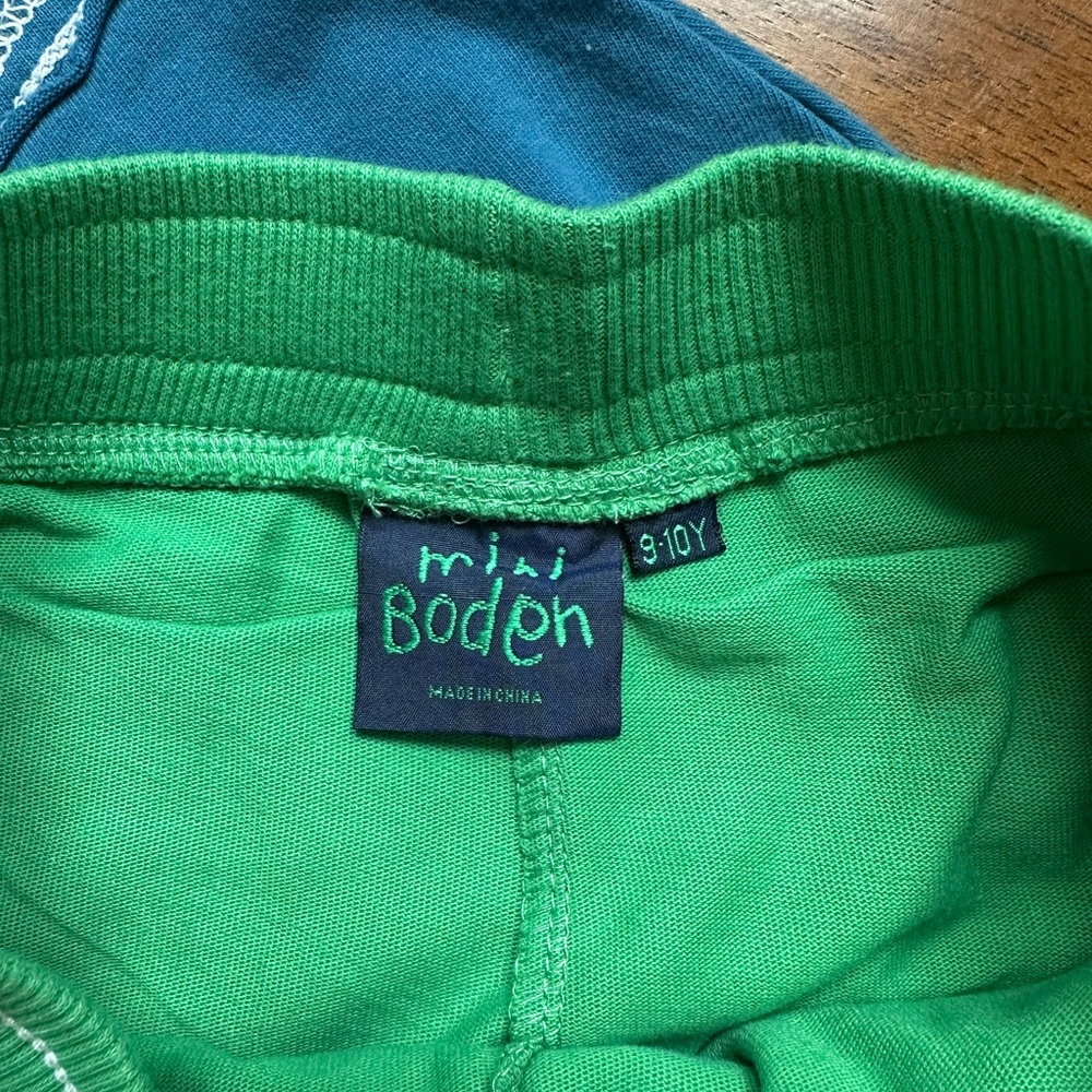Boden Green Pleated Skort with White Trim 9-10 yrs nwot - Picture 3 of 6